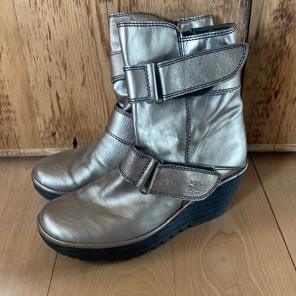 Fly London Leather Metallic Boots 39 